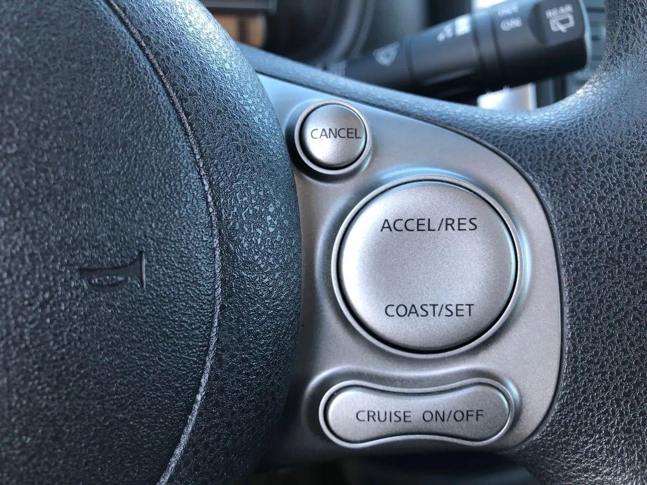 2016 Nissan Micra Base-4