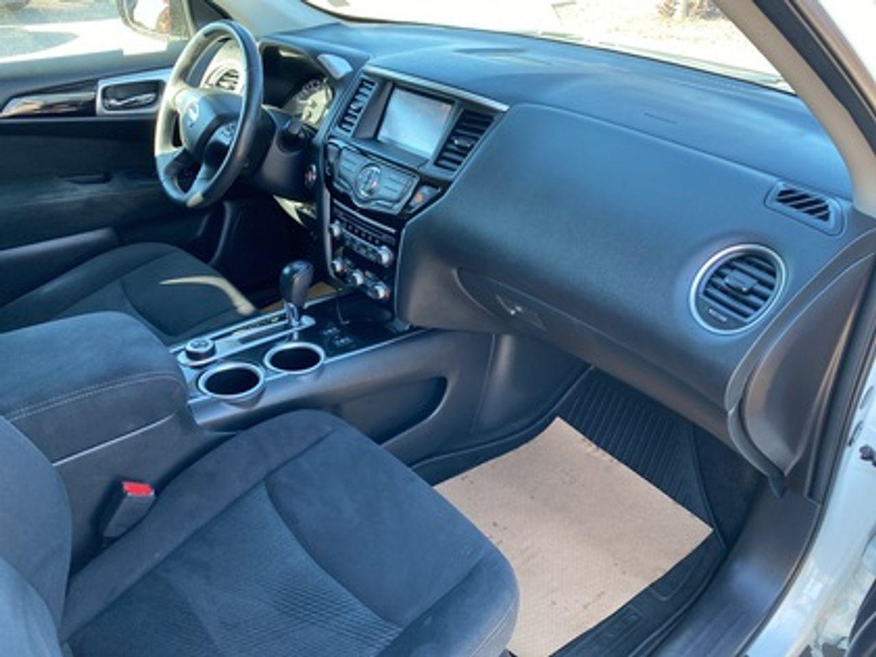2016 Nissan Pathfinder S-3
