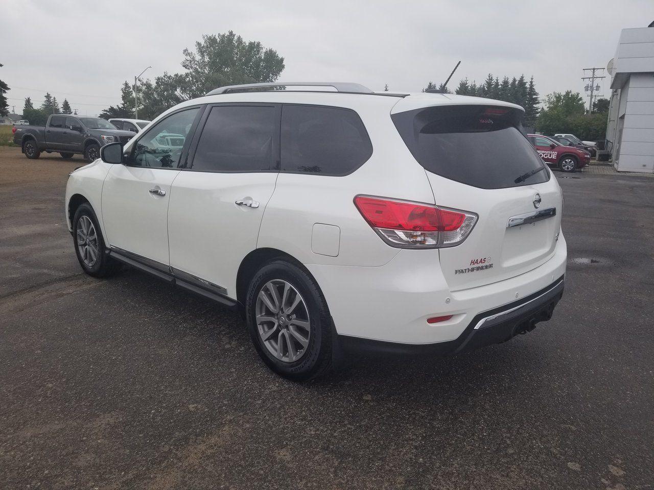 2016 Nissan Pathfinder S-3