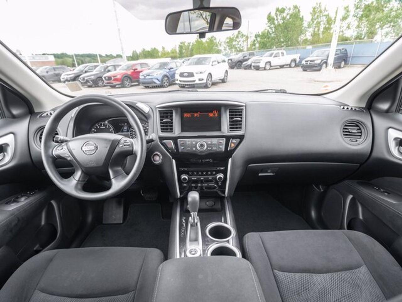 2016 Nissan Pathfinder S-1