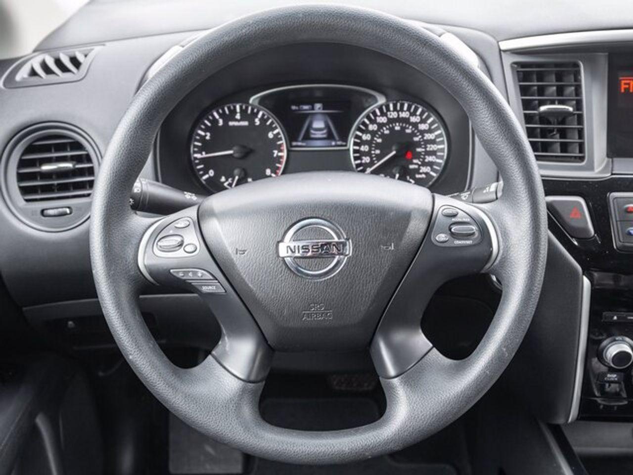 2016 Nissan Pathfinder S-2