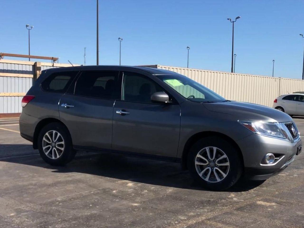 2016 Nissan Pathfinder S-1