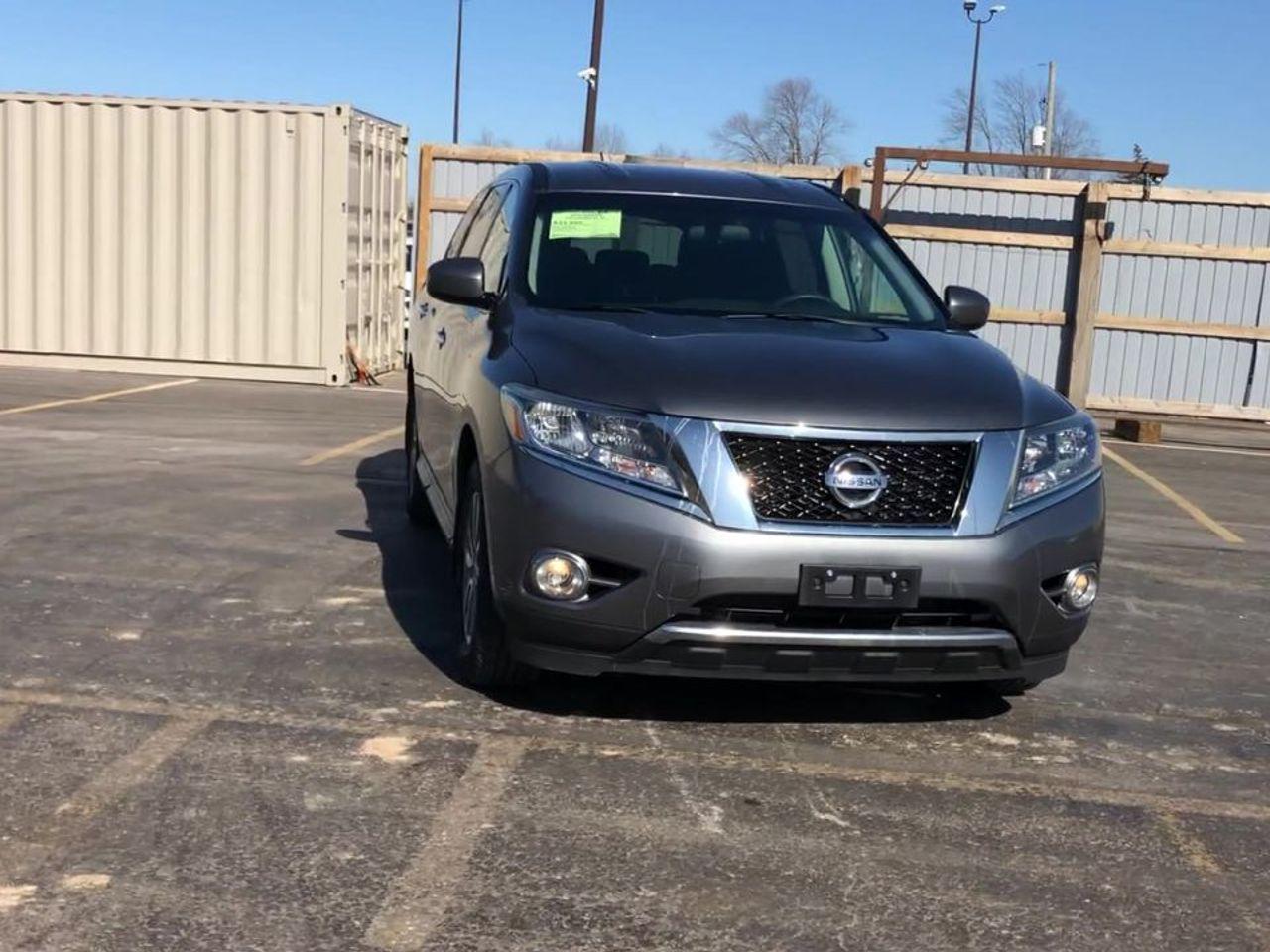 2016 Nissan Pathfinder S-2