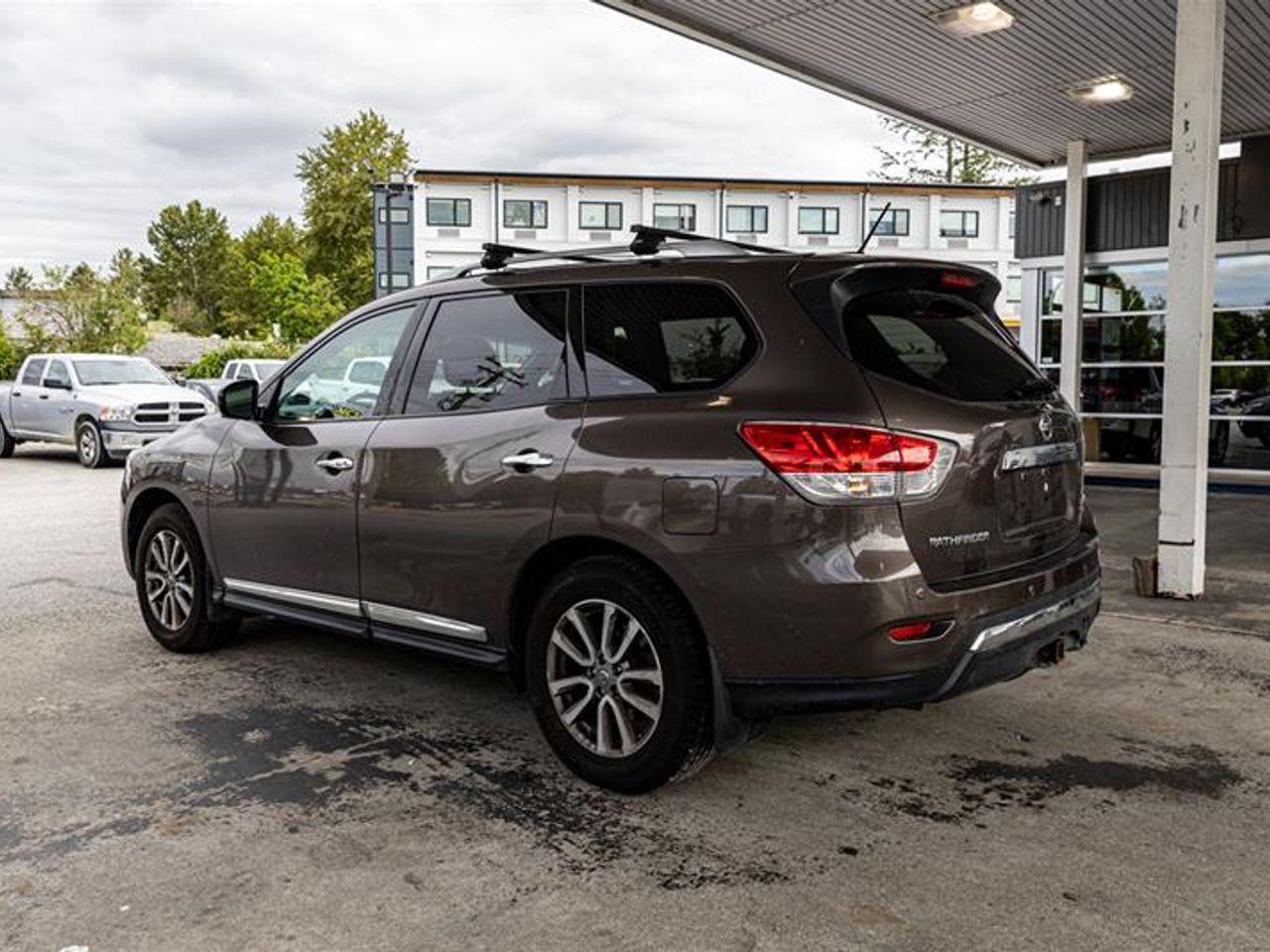 2016 Nissan Pathfinder S-1