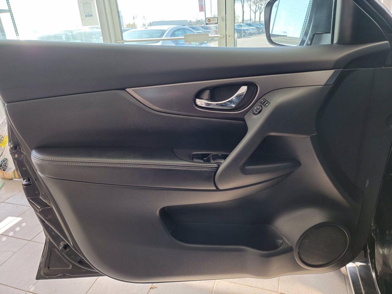 2016 Nissan Rogue SV-4