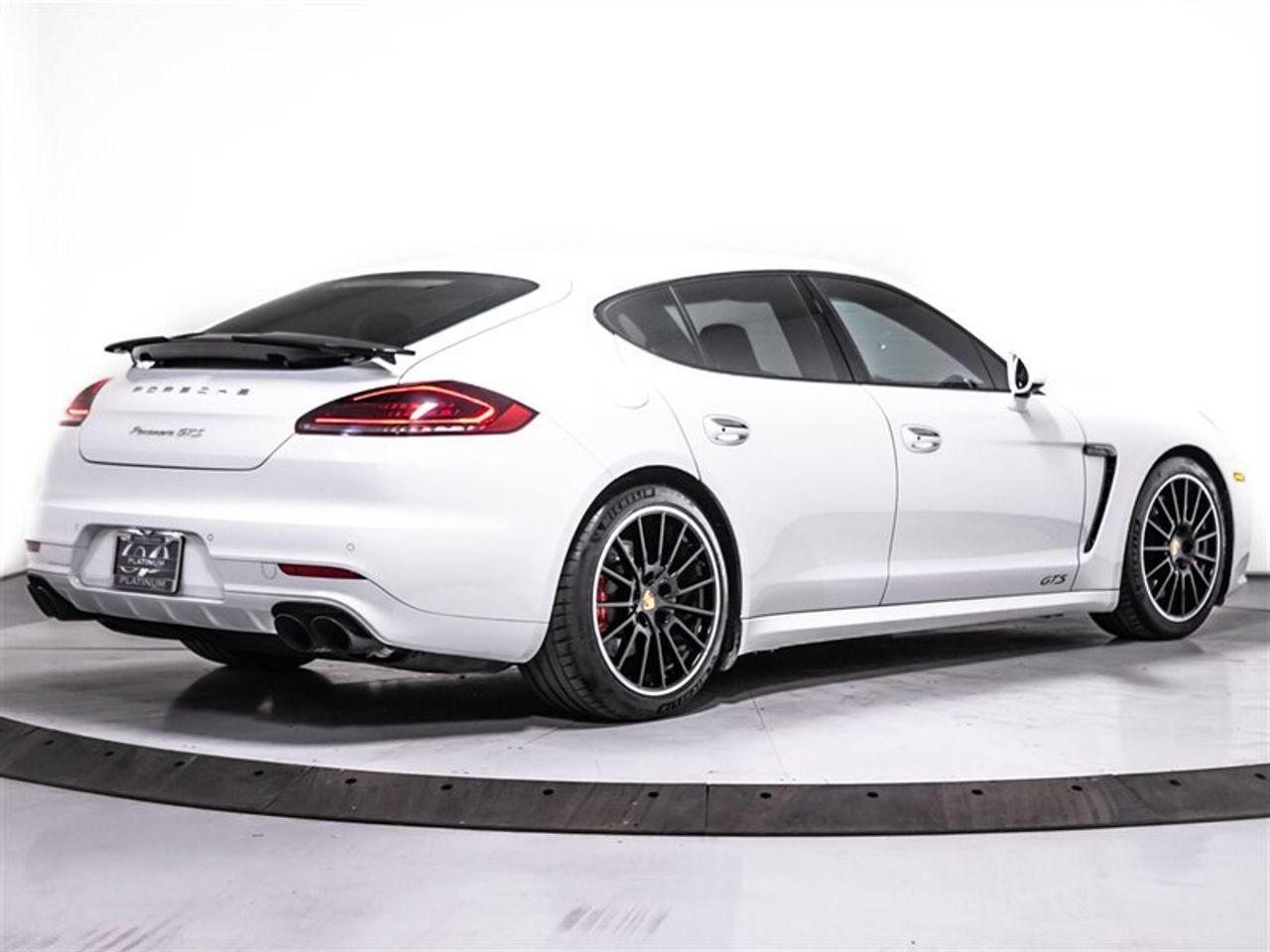2016 Porsche Panamera GTS-4
