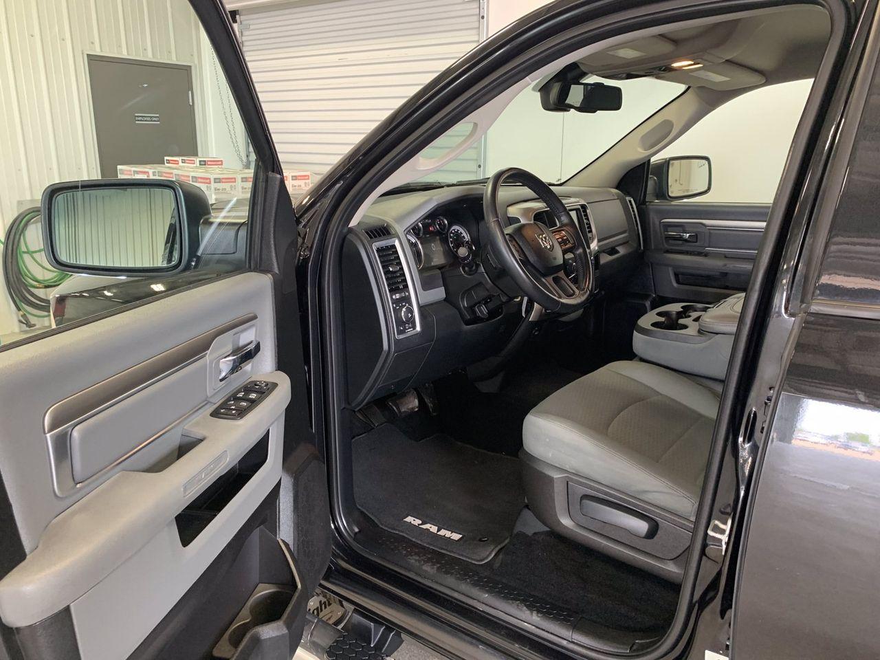 2016 Ram 1500 Big Horn-3