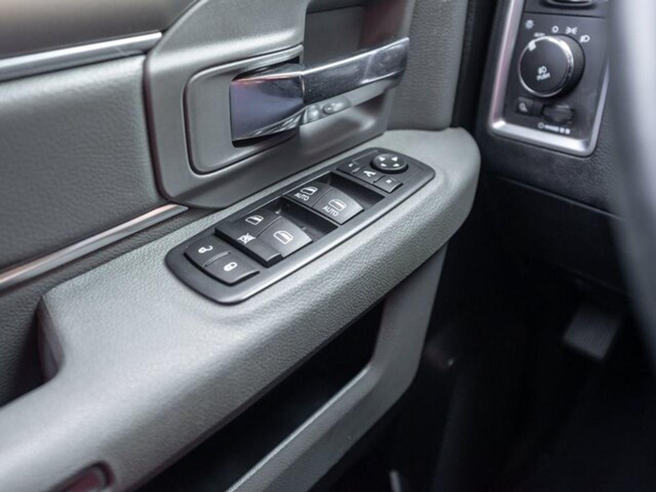 2016 Ram 1500 SLT-4