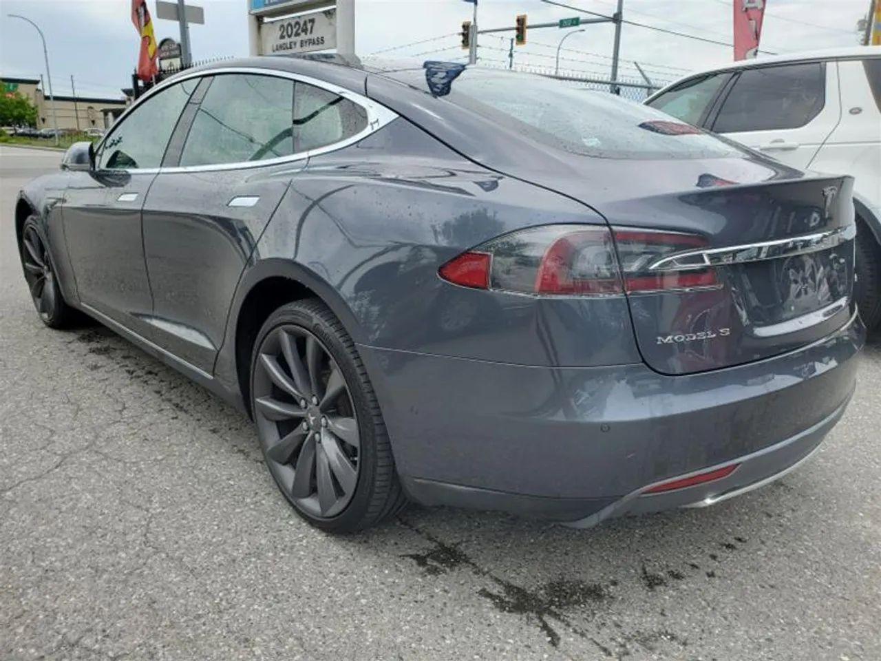 2016 Tesla Model S 70D-2
