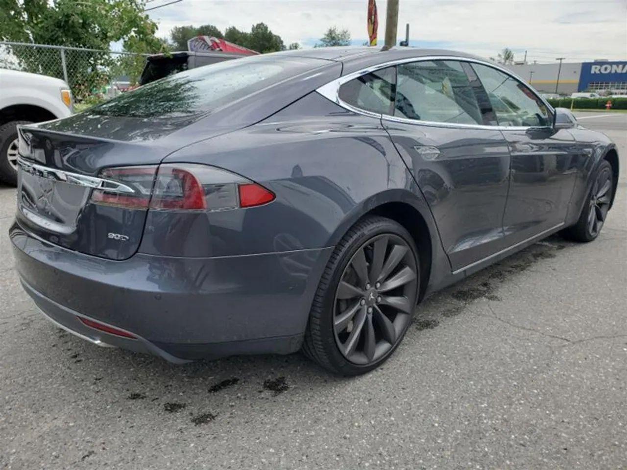2016 Tesla Model S 70D-4