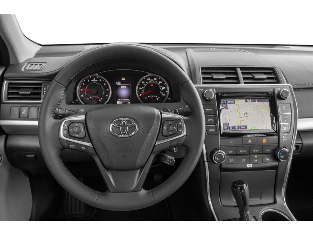 2016 Toyota Camry SE-3