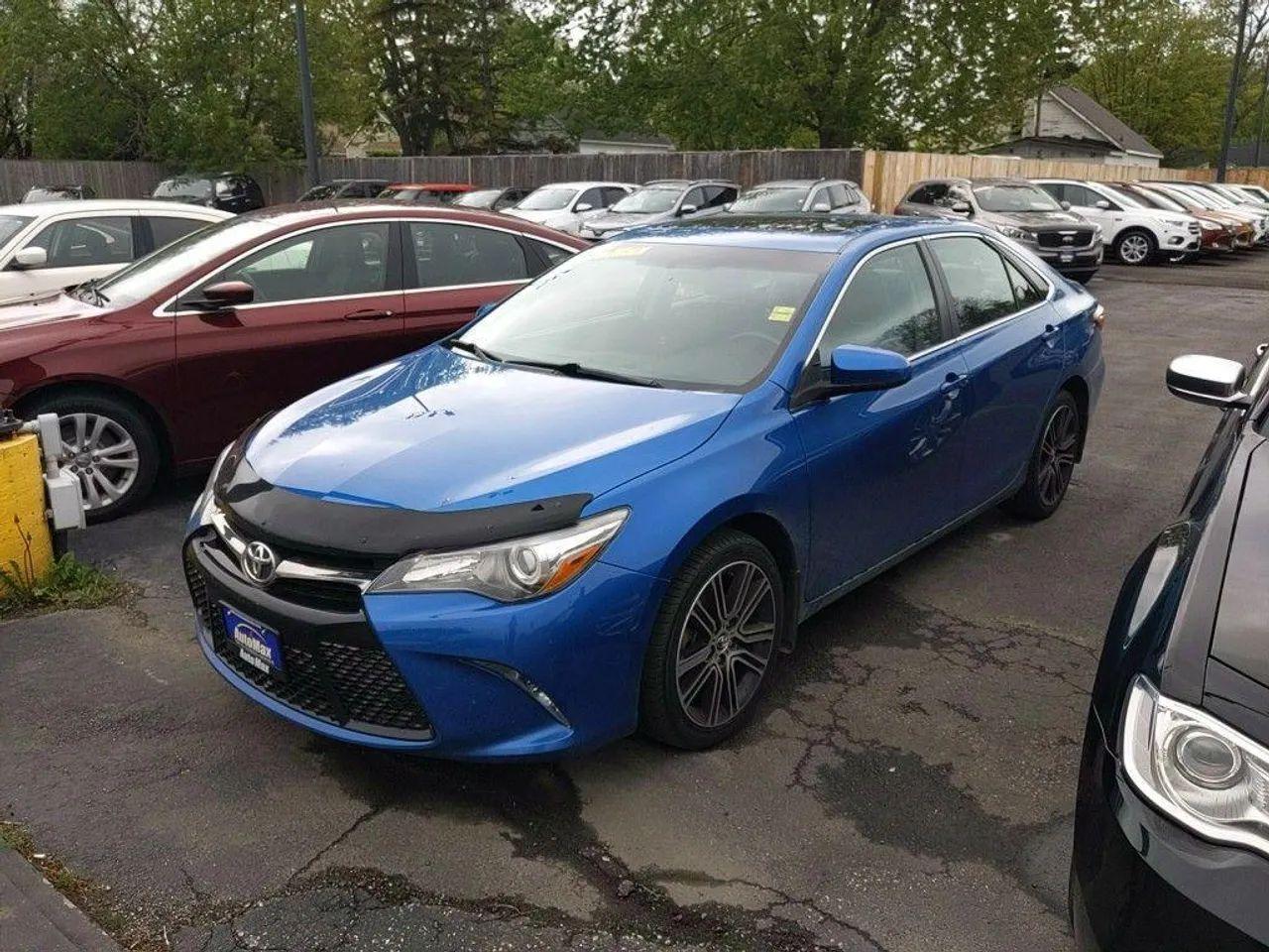 2016 Toyota Camry SE-2