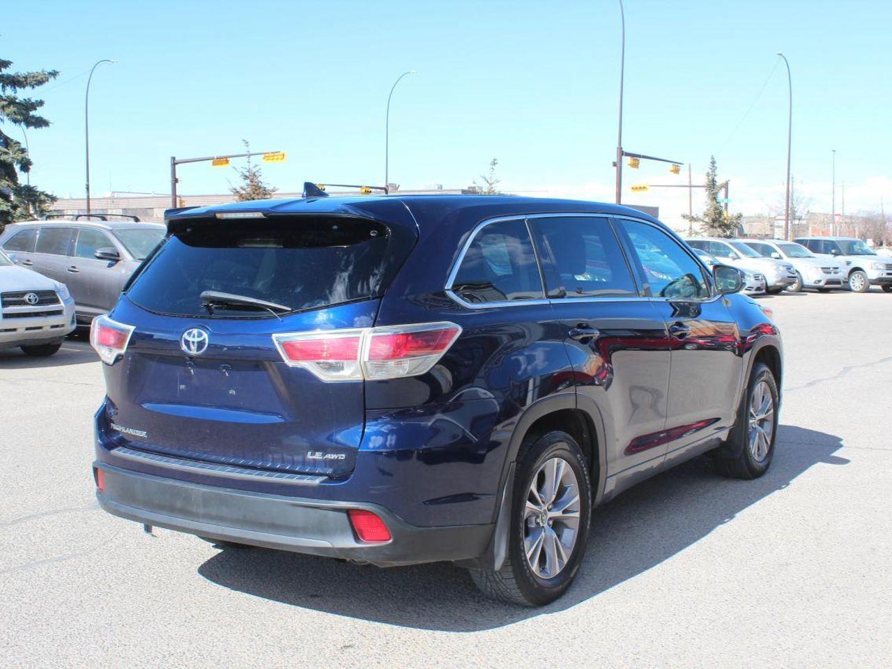 2016 Toyota Highlander LE-4