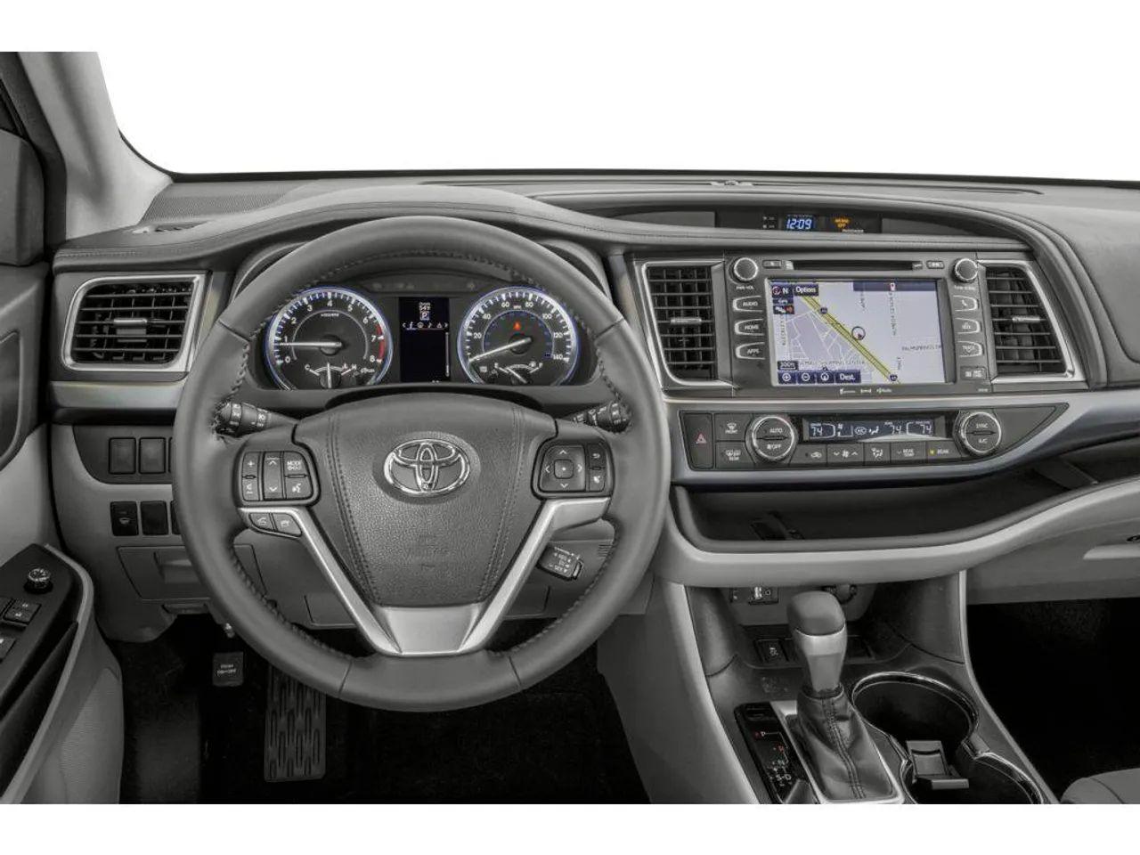 2016 Toyota Highlander XLE-3