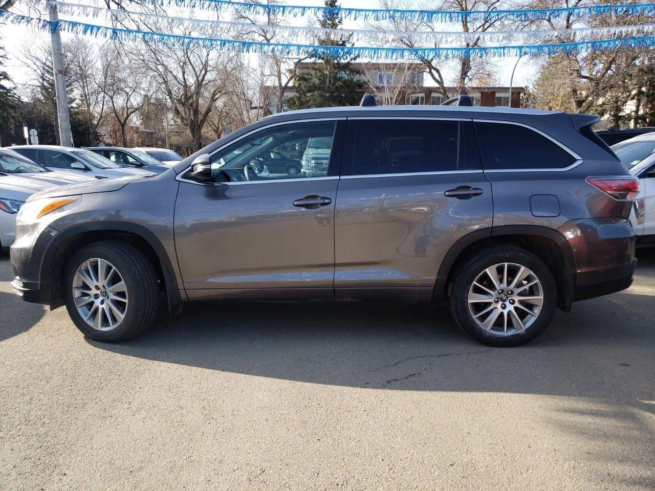 2016 Toyota Highlander XLE-1