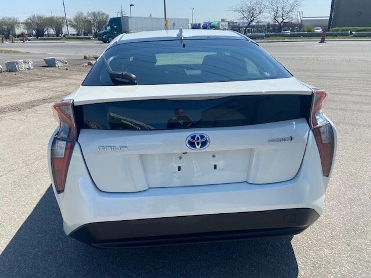 2016 Toyota Prius Two-3