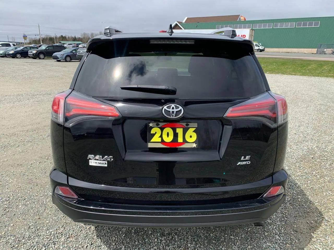 2016 Toyota RAV4 LE-3