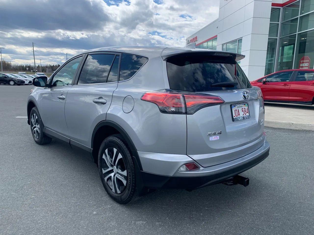 2016 Toyota RAV4 LE-2