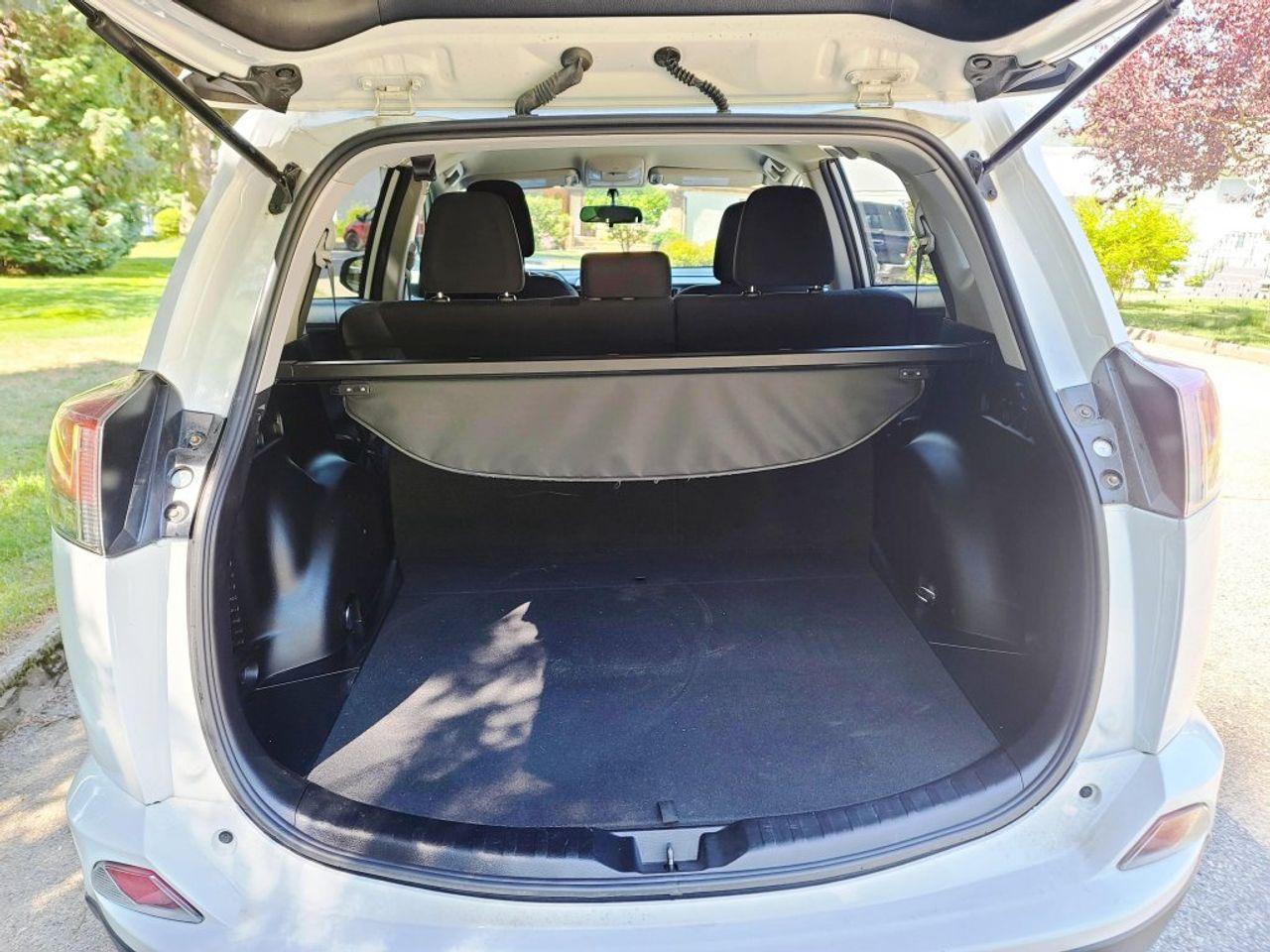 2016 Toyota RAV4 LE-4