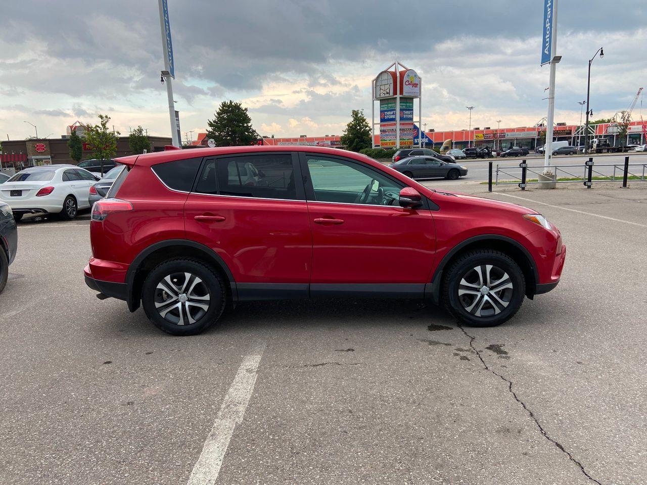 2016 Toyota RAV4 LE-4