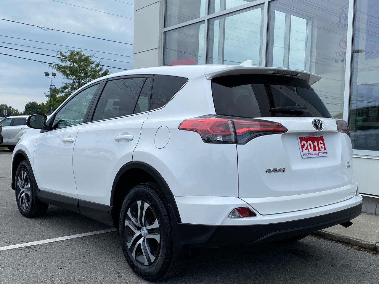 2016 Toyota RAV4 LE-4