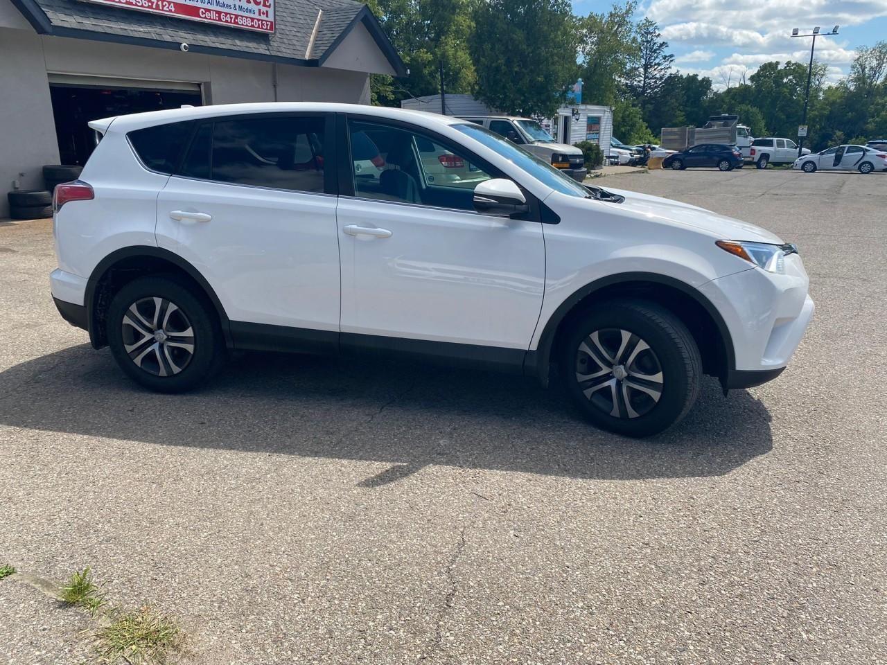 2016 Toyota RAV4 LE-2