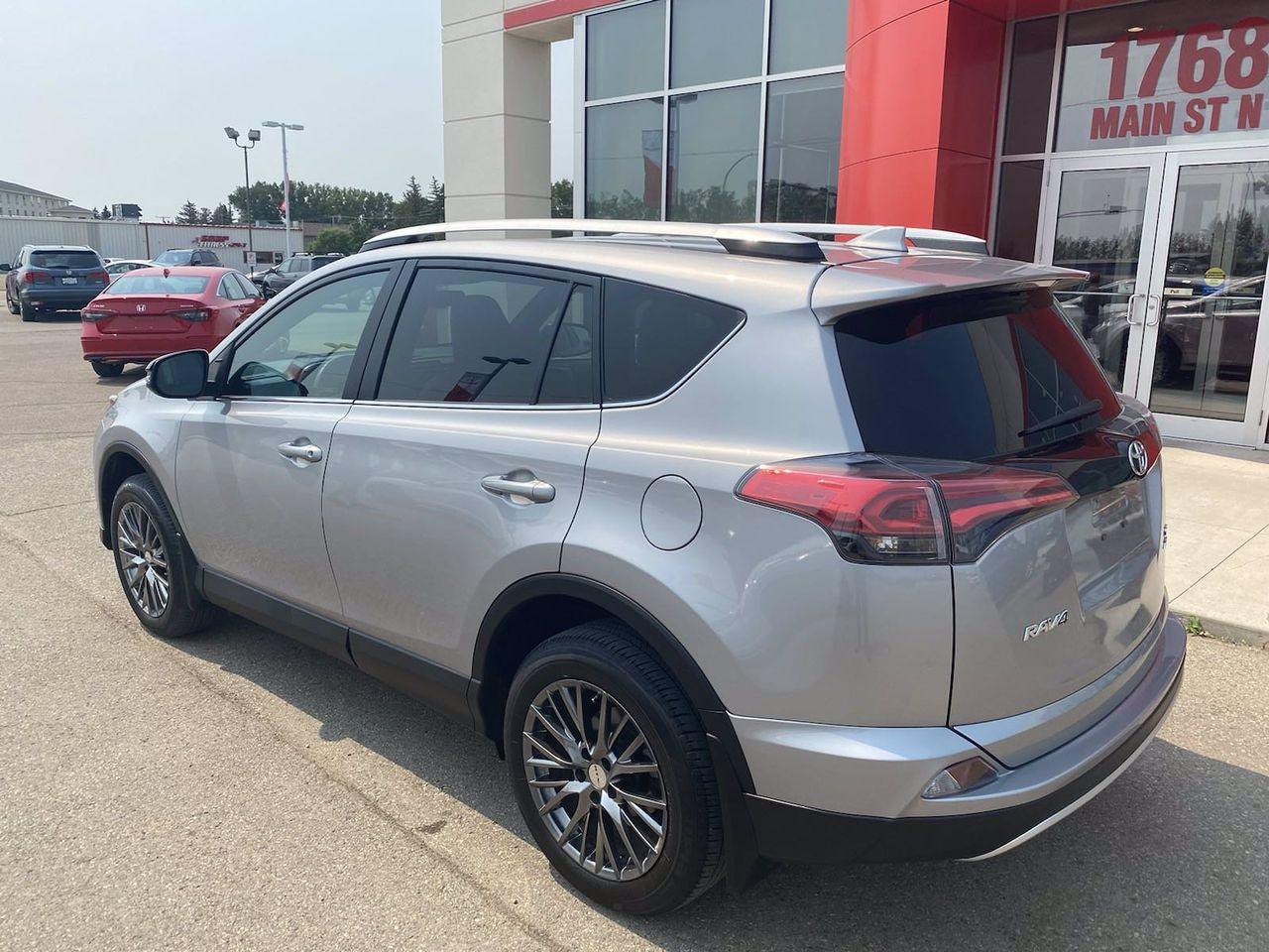 2016 Toyota RAV4 SE-1