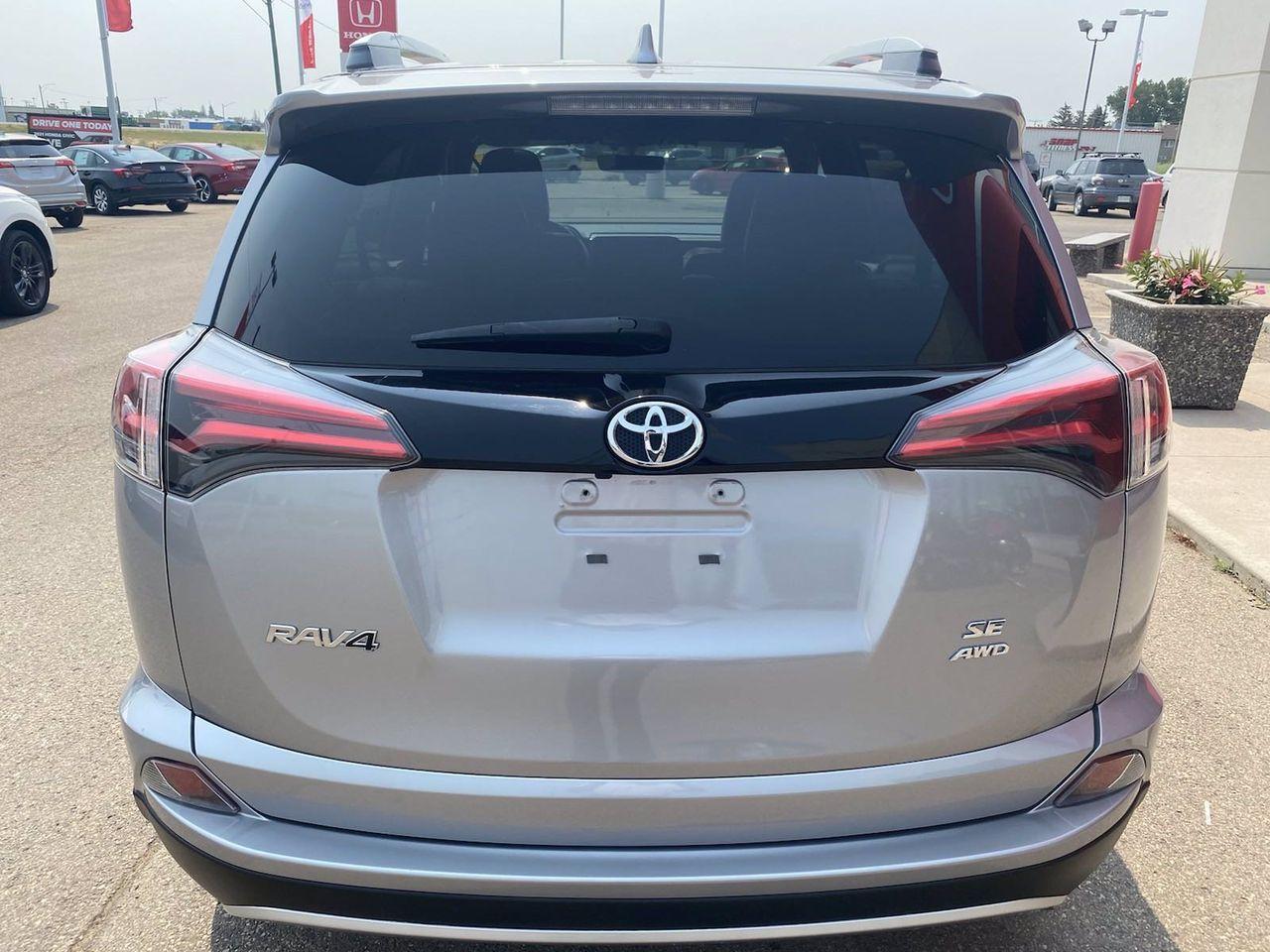 2016 Toyota RAV4 SE-2