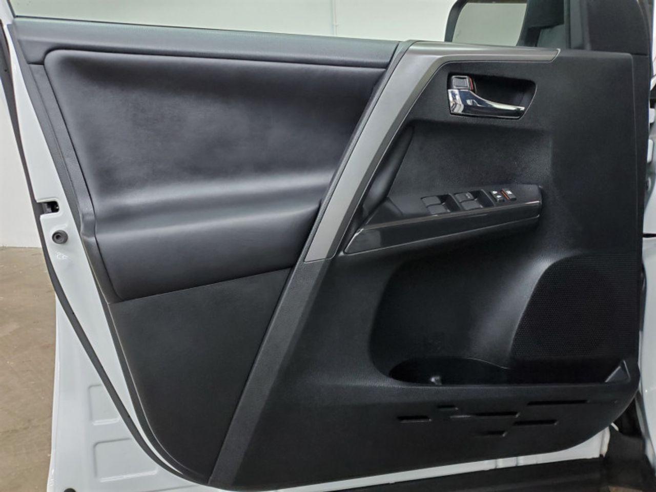 2016 Toyota RAV4 SE-3