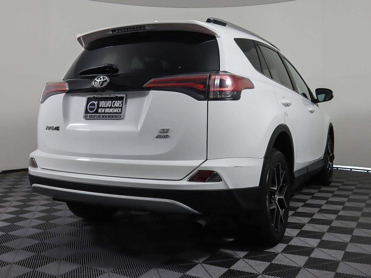 2016 Toyota RAV4 SE-2
