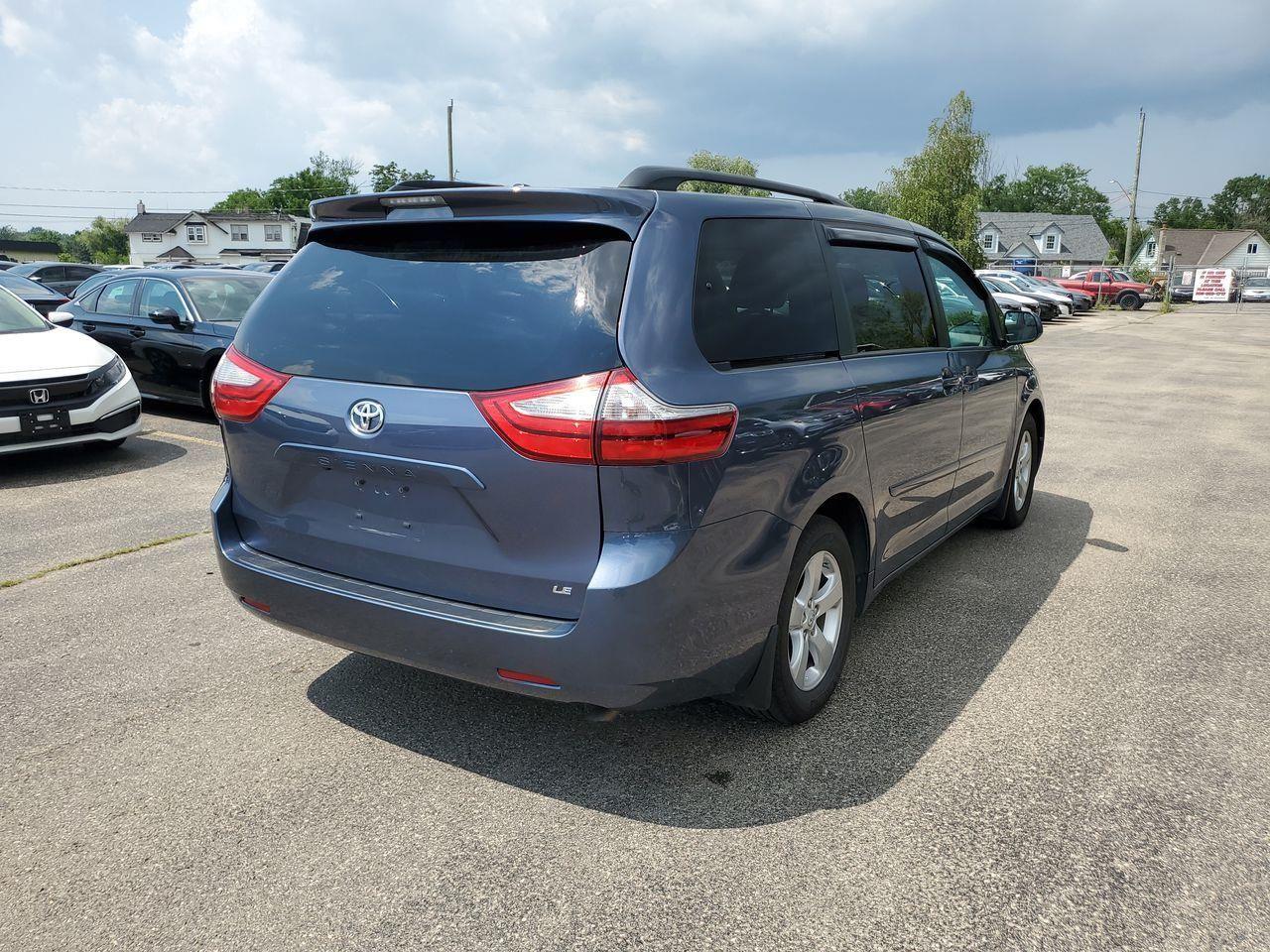 2016 Toyota Sienna LE-4