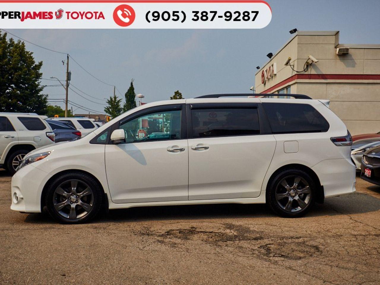 2016 Toyota Sienna SE-3