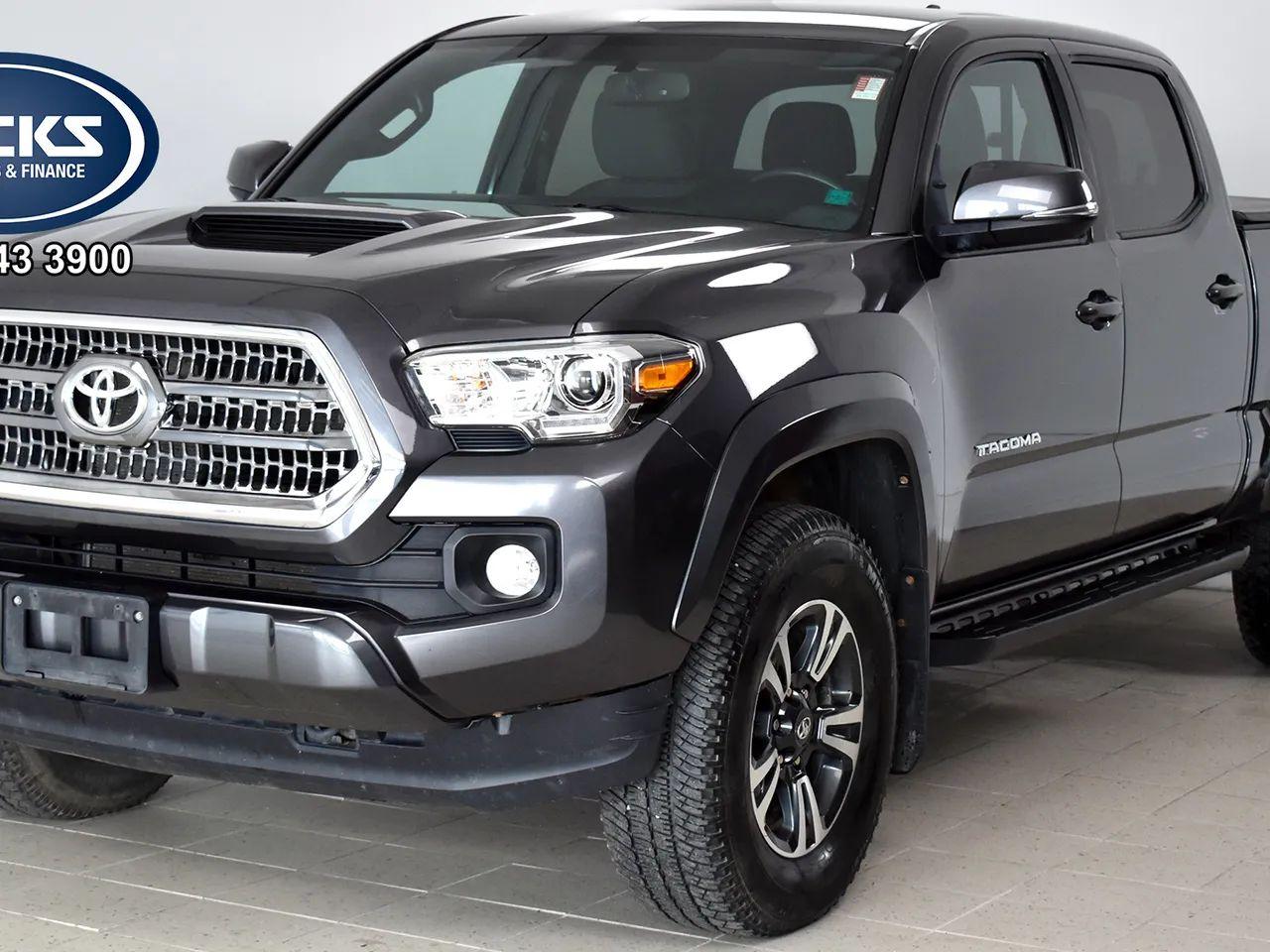 2016 Toyota Tacoma SR5-0