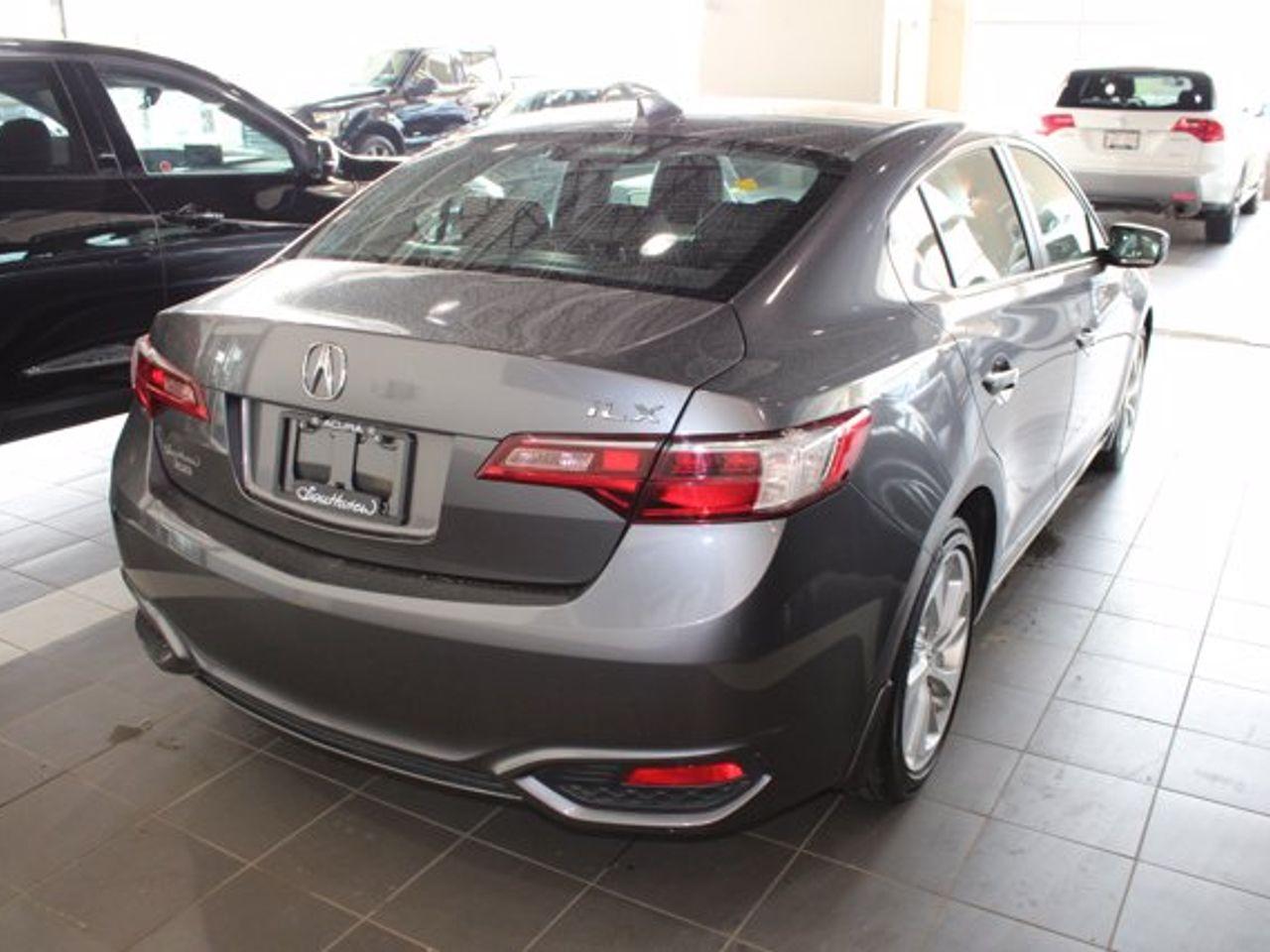 2017 Acura ILX 8-Spd AT-2