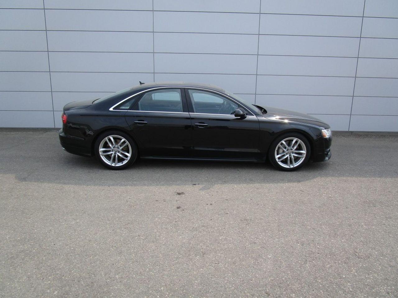 2017 Audi A8 -1