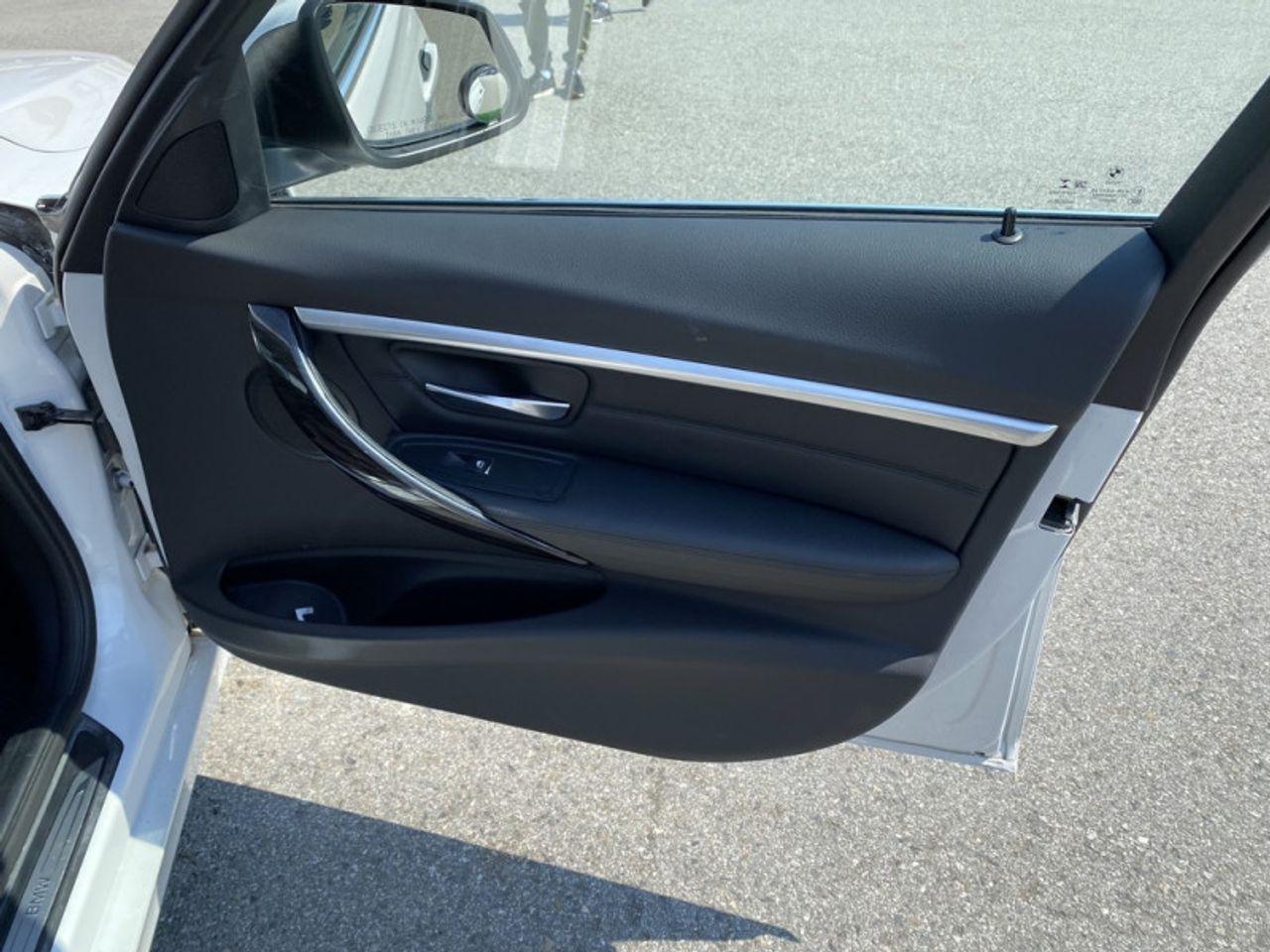 2017 BMW 3-Series -4