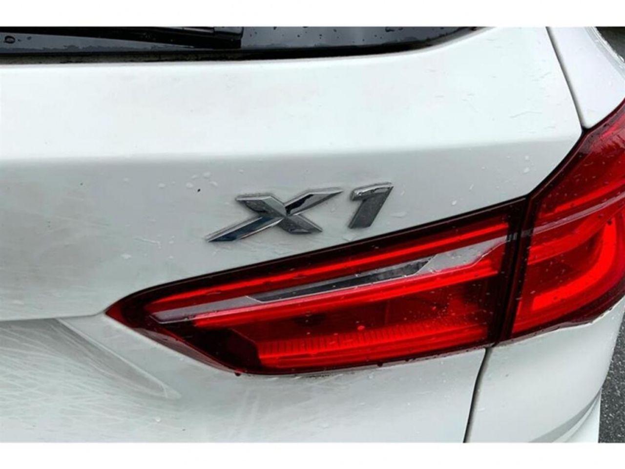 2017 BMW X1 Xdrive28i-4