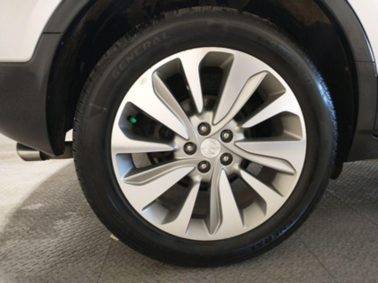2017 Buick Encore Preferred-4