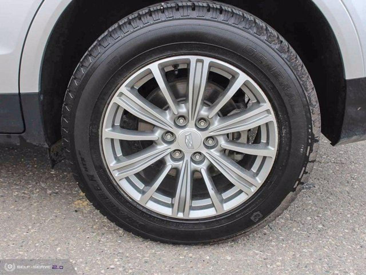 2017 Cadillac XT5 Luxury-2