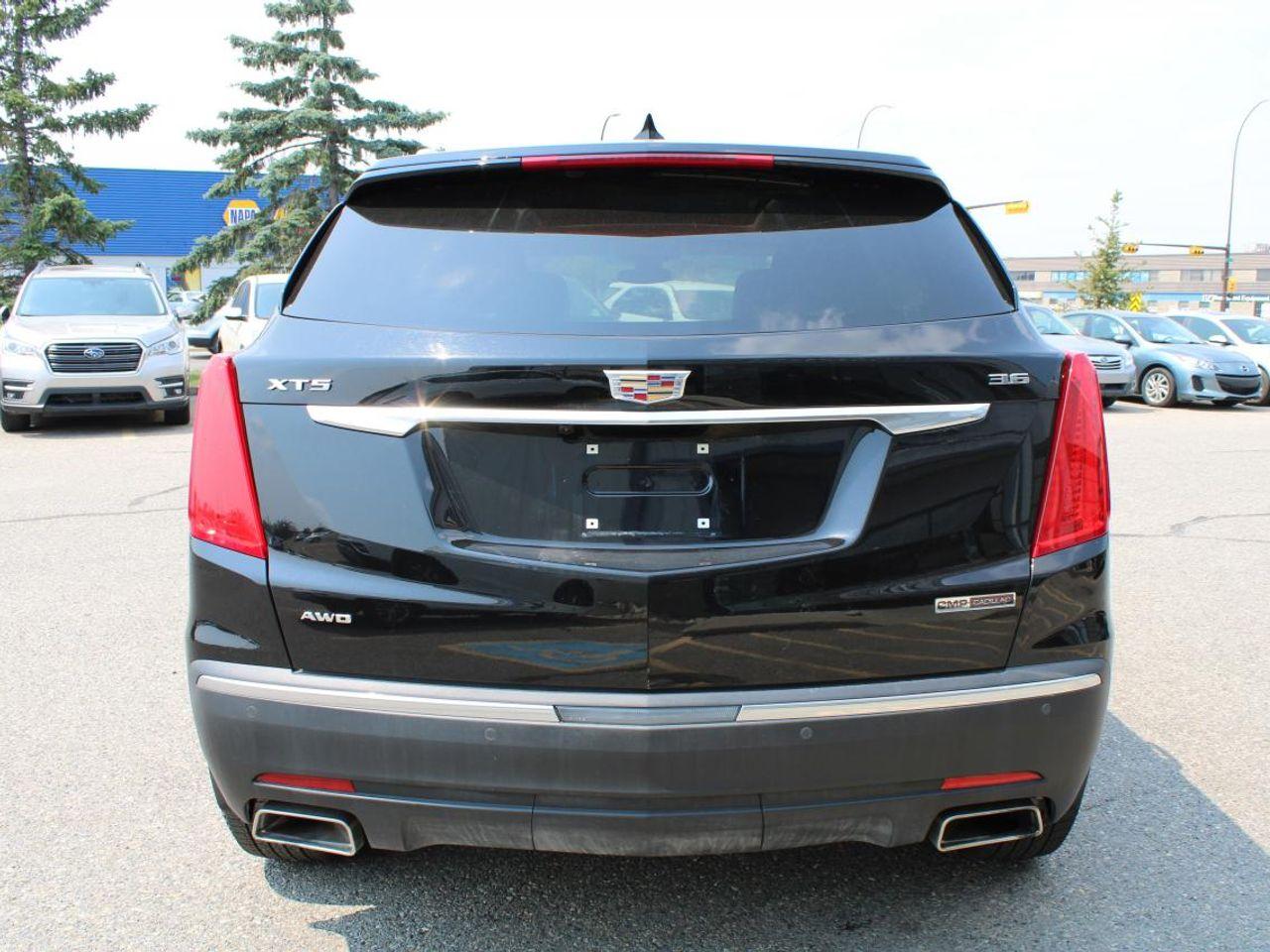 2017 Cadillac XT5 Luxury-3