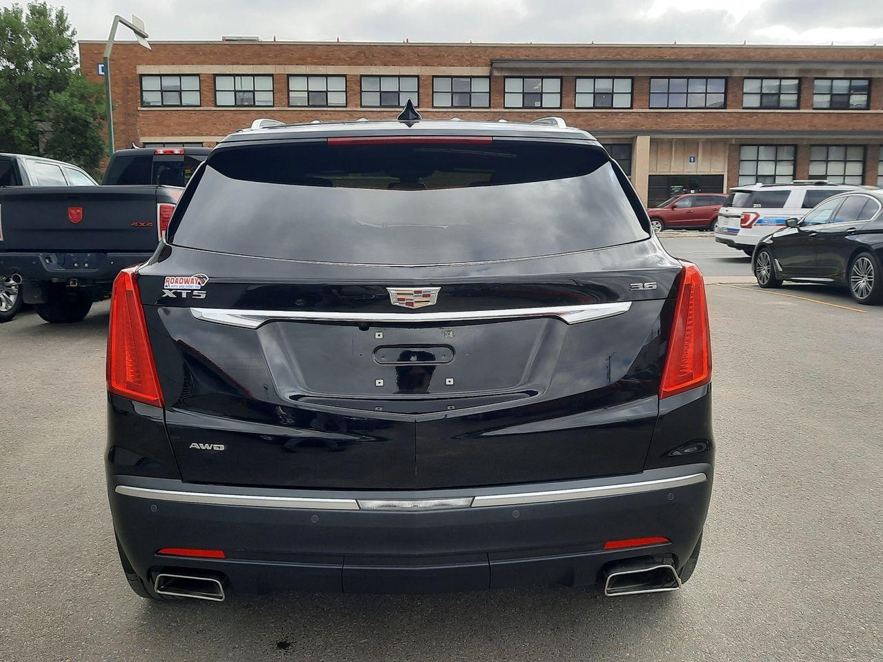 2017 Cadillac XT5 Luxury-3