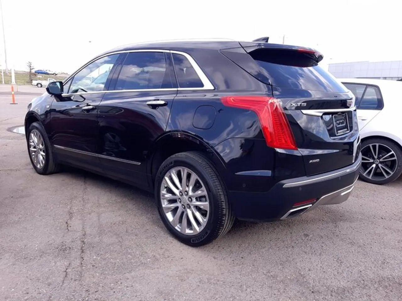 2017 Cadillac XT5 Platinum-1