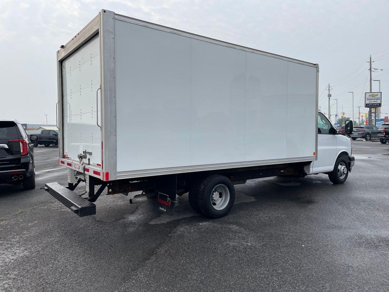 2017 Chevrolet Express 3500-2