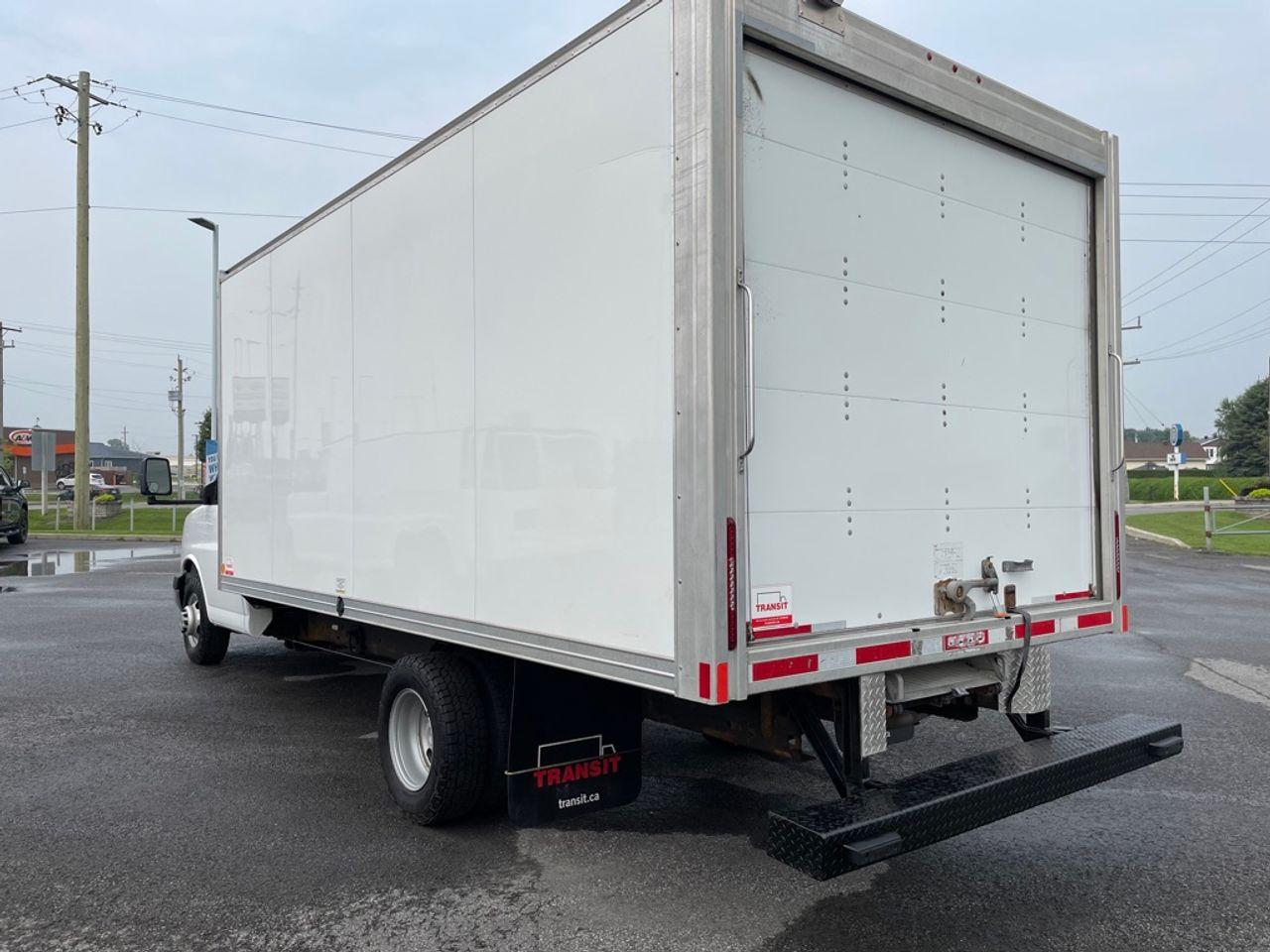 2017 Chevrolet Express 3500-4