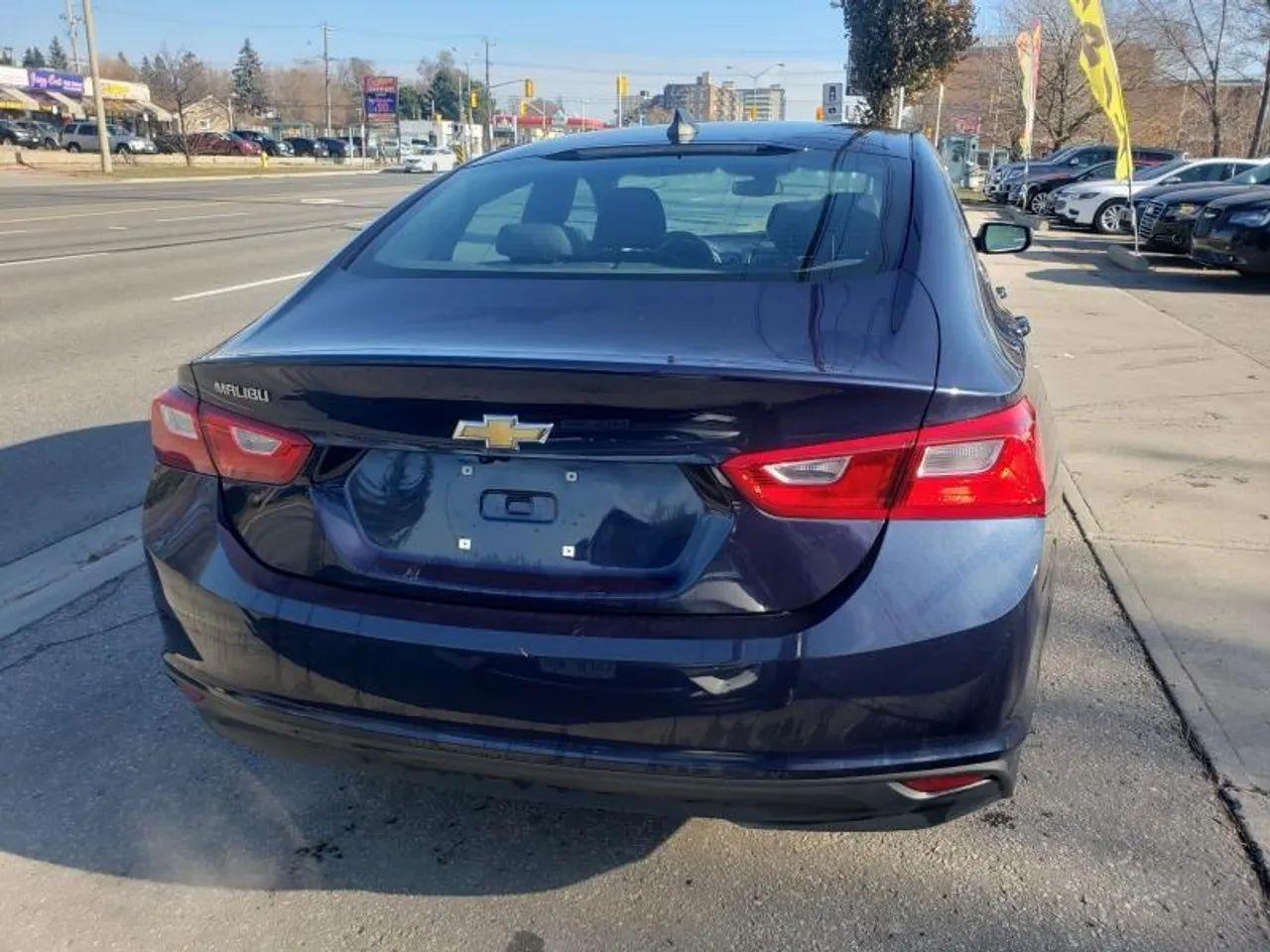 2017 Chevrolet Malibu LS-4