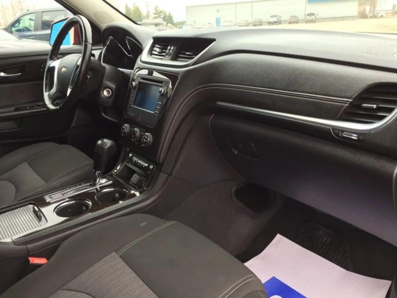 2017 Chevrolet Traverse LT-2