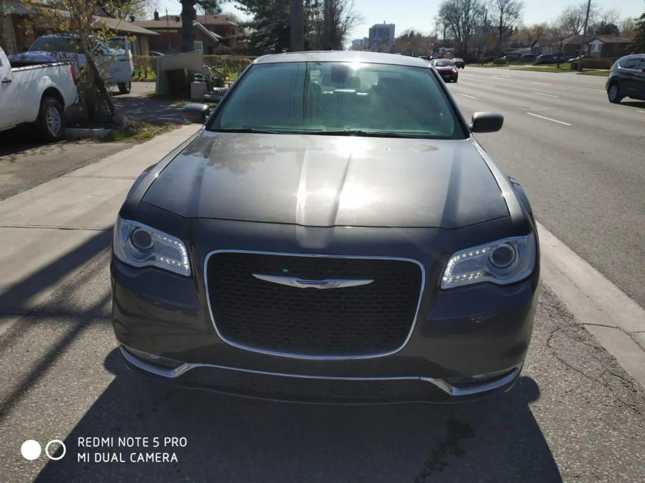 2017 Chrysler 300 Limited-0
