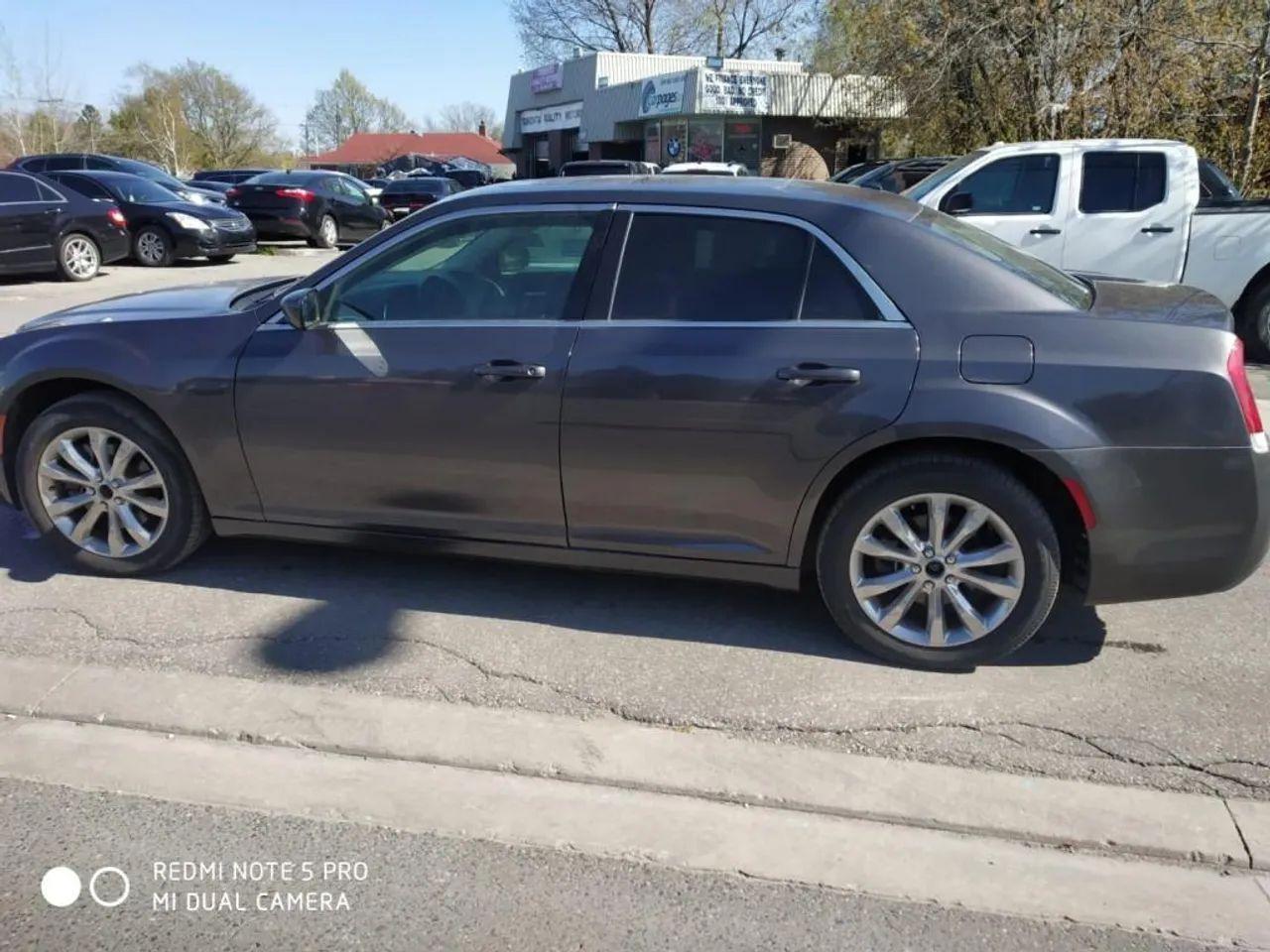 2017 Chrysler 300 Limited-2