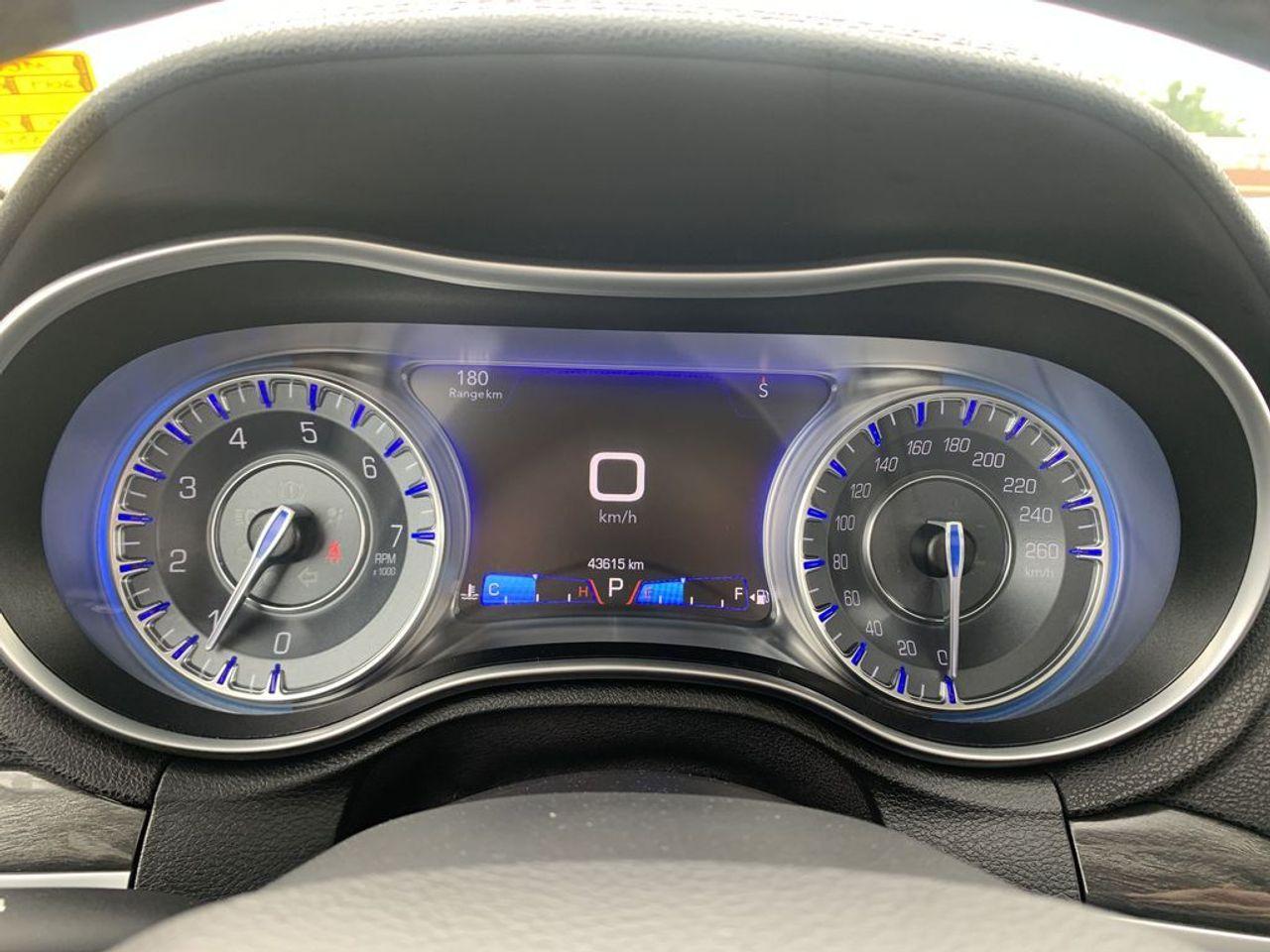 2017 Chrysler 300 Limited-2