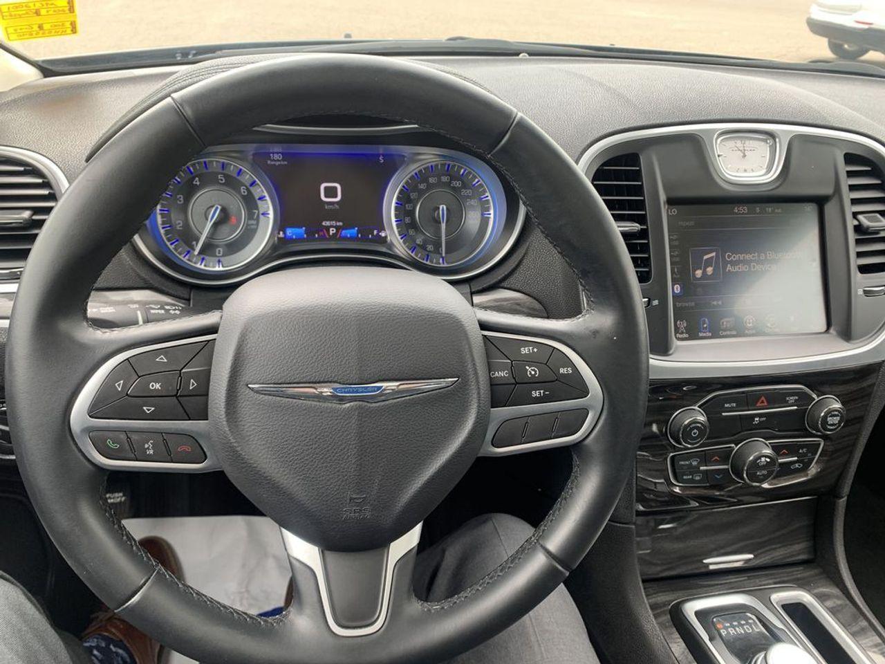 2017 Chrysler 300 Limited-3